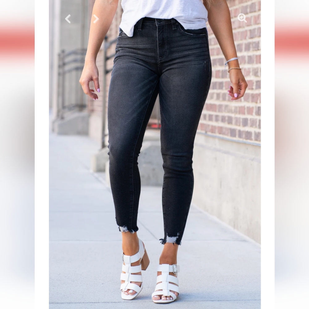 NWT KanCan Black Distressed High-rise Ankle Skinny Jeans